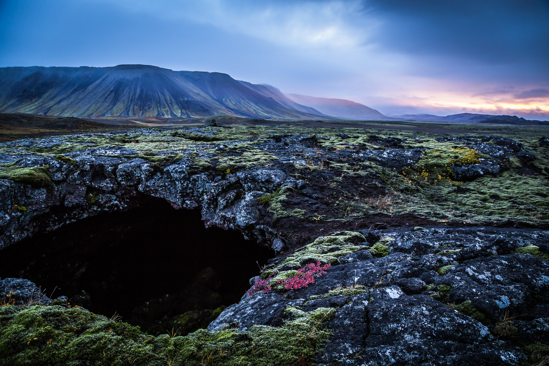 Flóki sunset caving