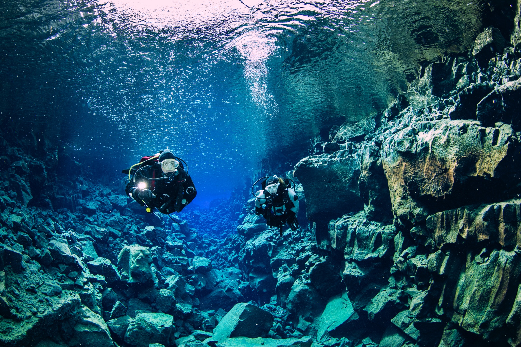 two-divers-in-davidsgja