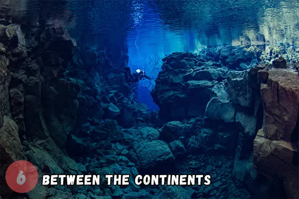 Dive between the continents.