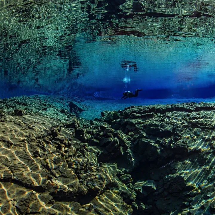 diving-silfra-under-the-midnight-sun-iceland-with-dive.is.jpg