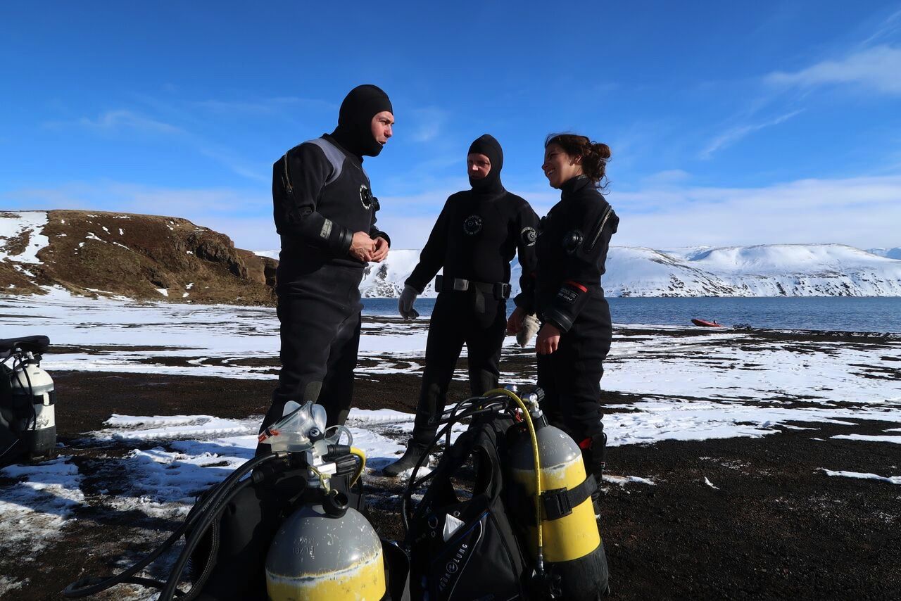 Dry Suit Diver Course DIVE.IS Iceland
