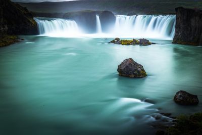 godafoss-waterfall-of-the-gods-on-the-diamond-circle-iceland-with-dive.is-400x267-q80.jpg