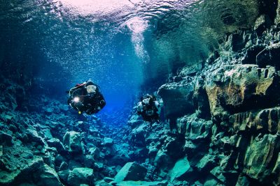 davidsgja-dive-tour-diveis-iceland-400x267-q80.jpg