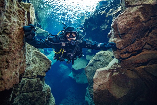 The dive between the continents with DIVE.IS in Iceland