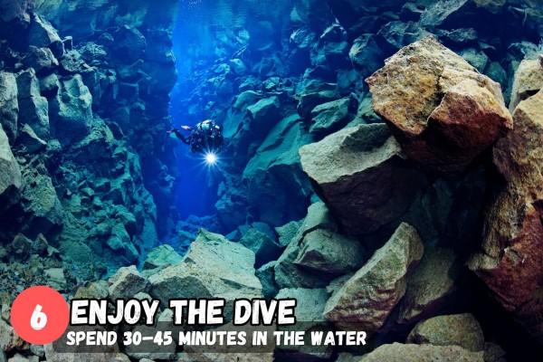 dive.is-diving-silfra-buddy-tour-diving-between-the-tectonic-plates-tour-dive-the-silfra-fissure-10-600x400.jpg