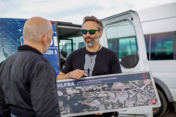 Learning about Silfra fissure and the continents at the start of the scuba diving tour