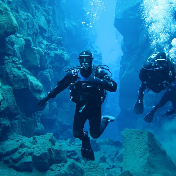 diving-buddies-at-silfra-720x720.jpg