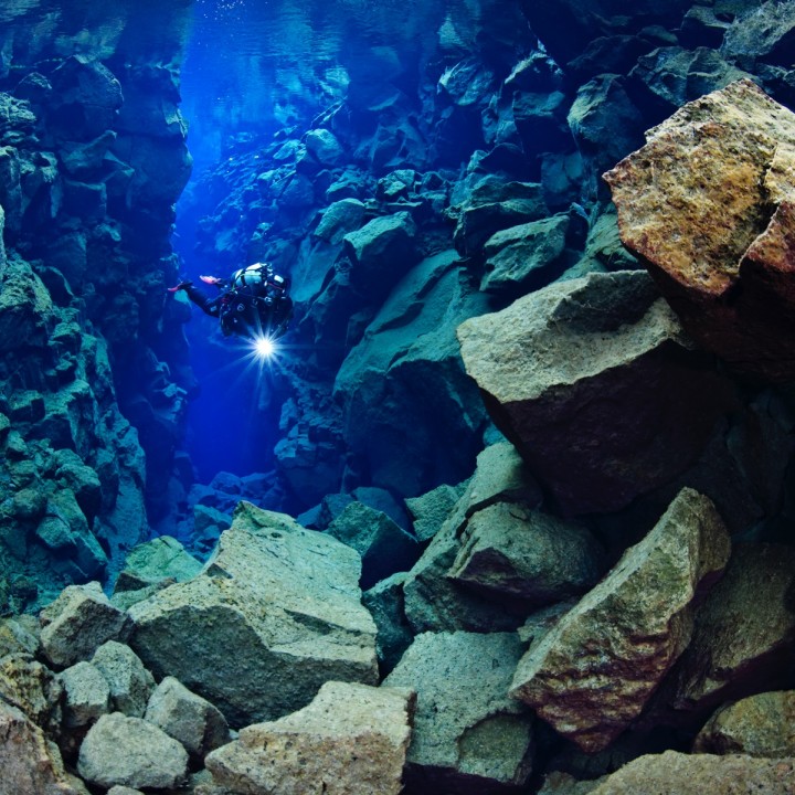 diver-enjoying-his-dive-in-the-clearest-water-in-the-world-silfra-iceland-720x720.jpg