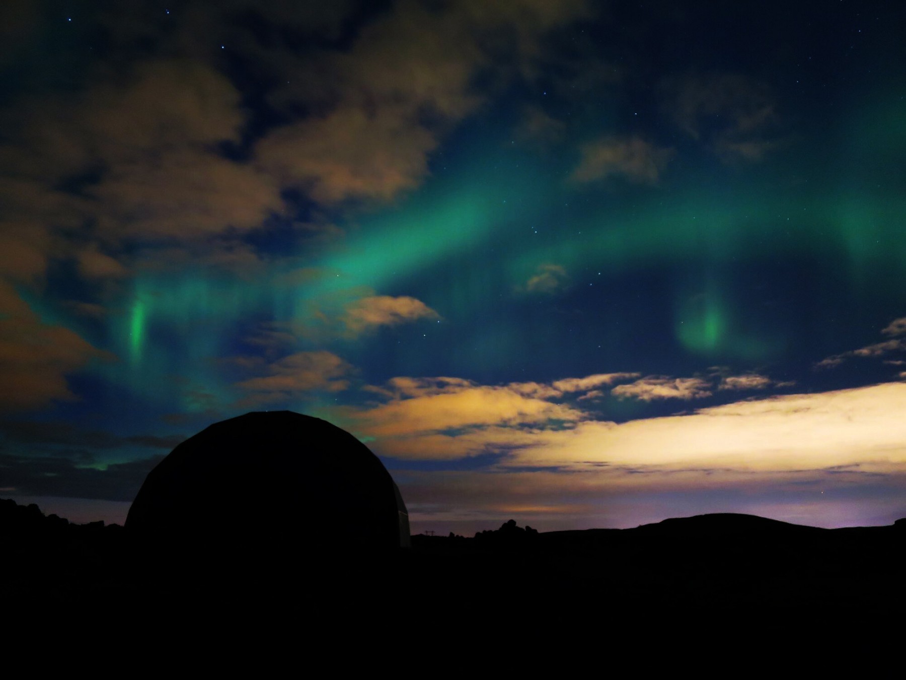 Aurora Basecamp DIVE.IS Iceland