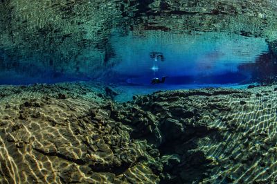 diving-silfra-under-the-midnight-sun-iceland-with-dive.is-400x266-q80.jpg