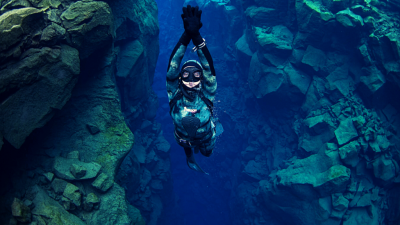 private-silfra-freedive-tour-iceland-400x225-q80.png