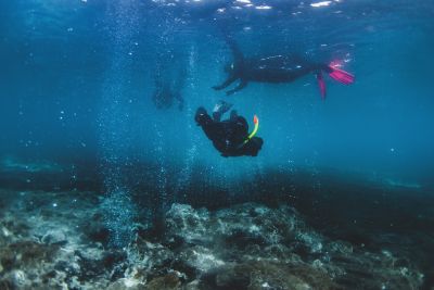 private-snorkeling-hot-spring-tour-diveis-iceland-400x267-q80.jpg