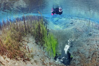 diamond-circle-little-river-snorkel-tour-dive.is-iceland-400x267-q80.jpg