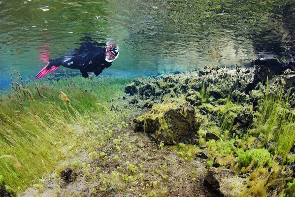 river-snorkeling-north-iceland-diamond-circle-dive.is-599x400.jpg